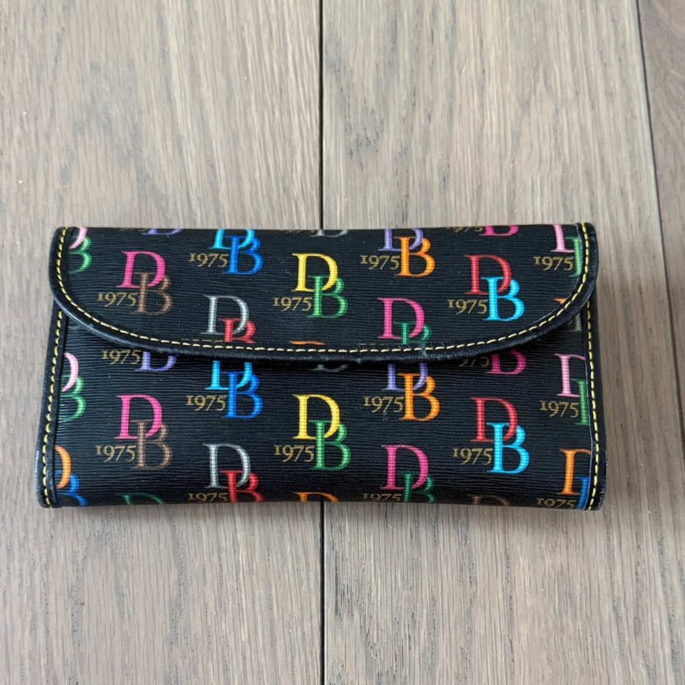 Dooney & Bourke Black Multicolor Logo Wallet